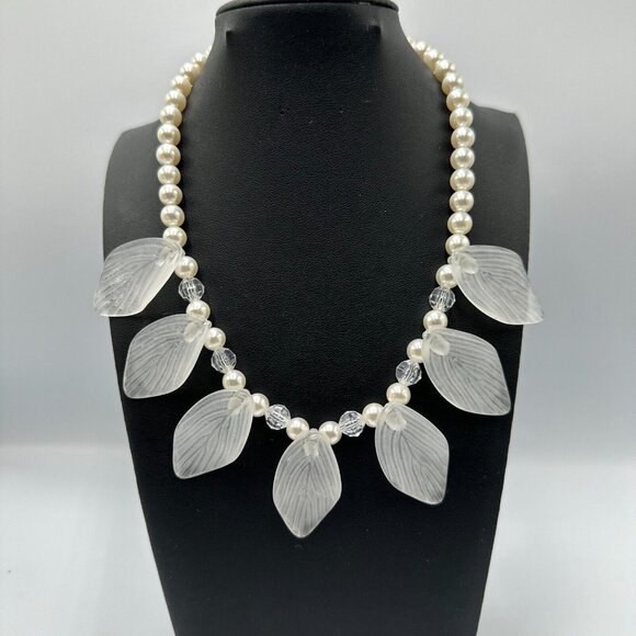 joans collectibles Jewelry - 3/$30 Vintage Joans Collectibles Necklace Faux Pearl Frosted Leaf Pendants